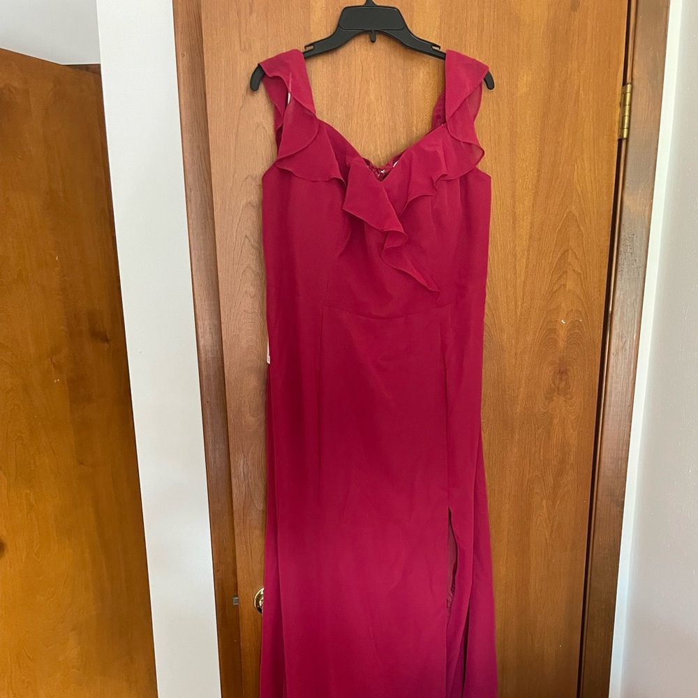 Azazie burgundy Sophie dress size A20 never worn